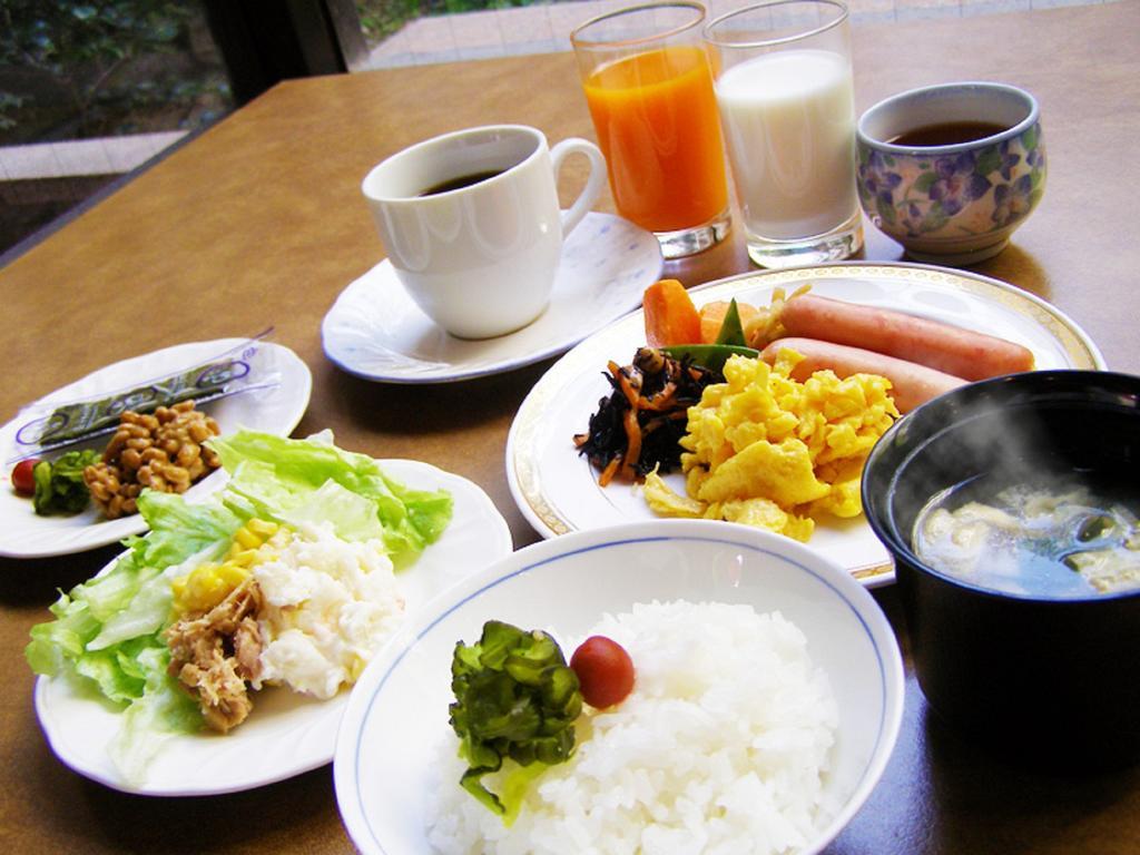 Hotel Tsubame Hills Екстер'єр фото